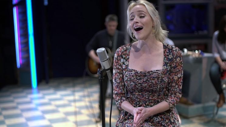 Betsy Wolfe