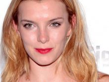 Betty Gilpin