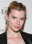 Betty Gilpin