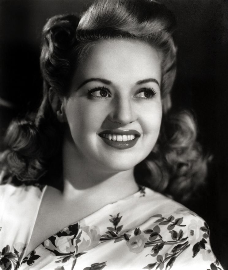 Betty Grable's Portrait Photos - Wall Of Celebrities