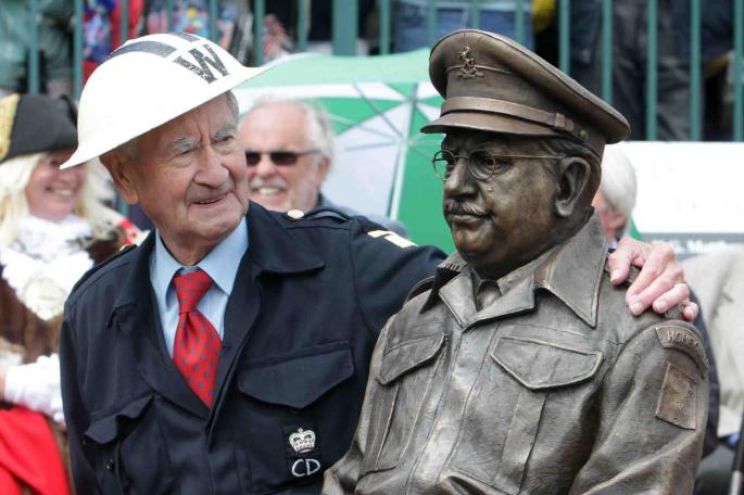 Bill Pertwee