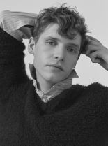 Billy Howle photo