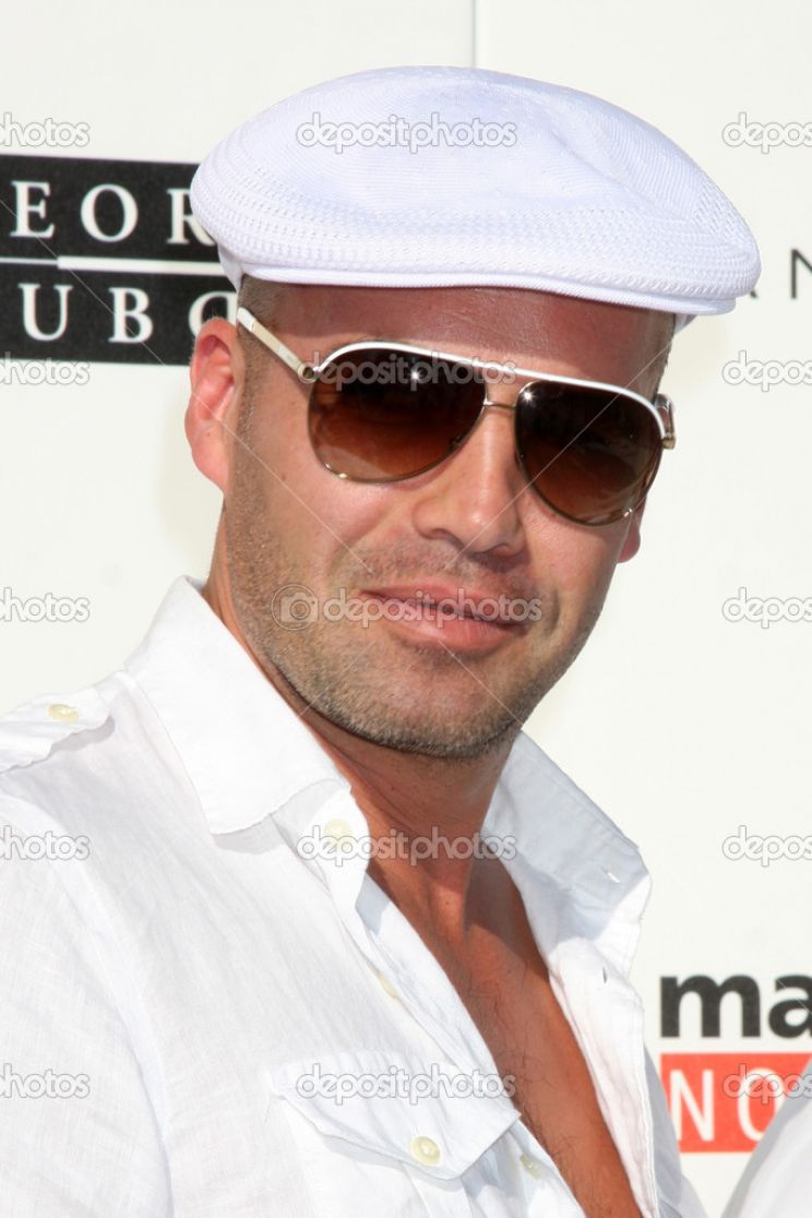 Billy Zane