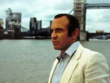 Bob Hoskins