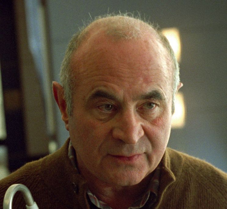 Bob Hoskins