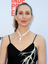 Bonnie Aarons photo