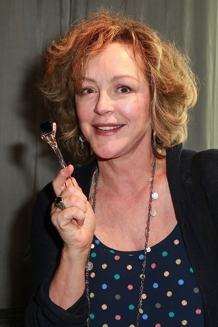 Bonnie Bedelia