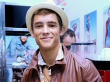 Brenton Thwaites photo