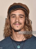 Brenton Thwaites photo