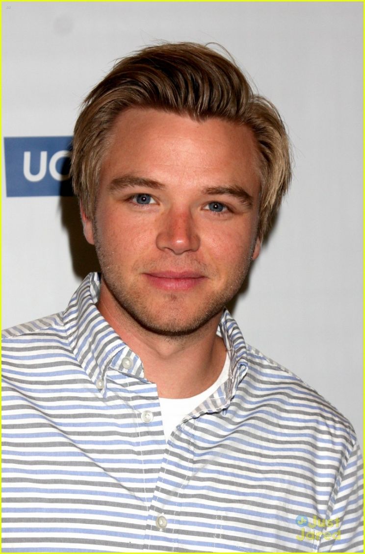 Brett Davern