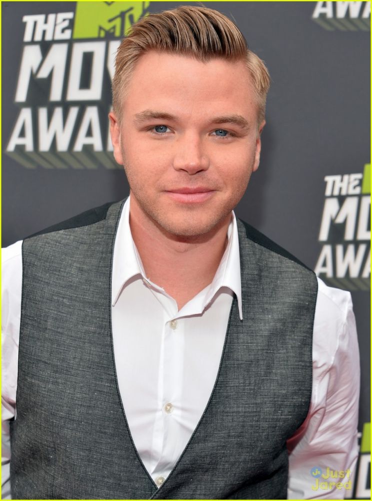 Brett Davern