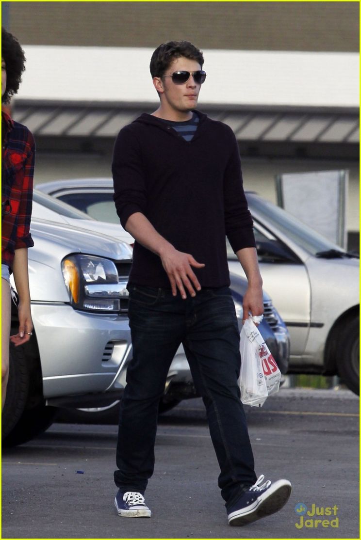 Brett Dier