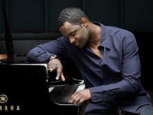 Brian McKnight photo