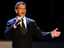 Brian Stokes Mitchell