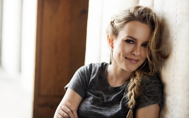 Bridgit Mendler