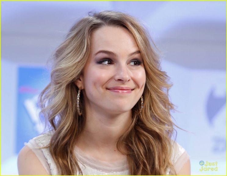 Bridgit Mendler