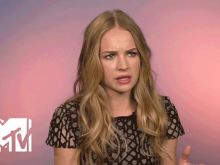 Britt Robertson #10081 picture (Landscape Medium)
