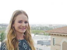 Britt Robertson #10102 picture (Landscape Medium)