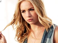 Britt Robertson