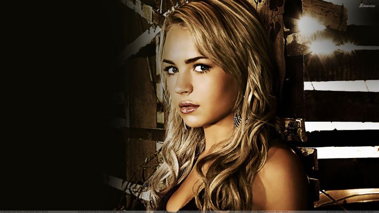 Britt Robertson