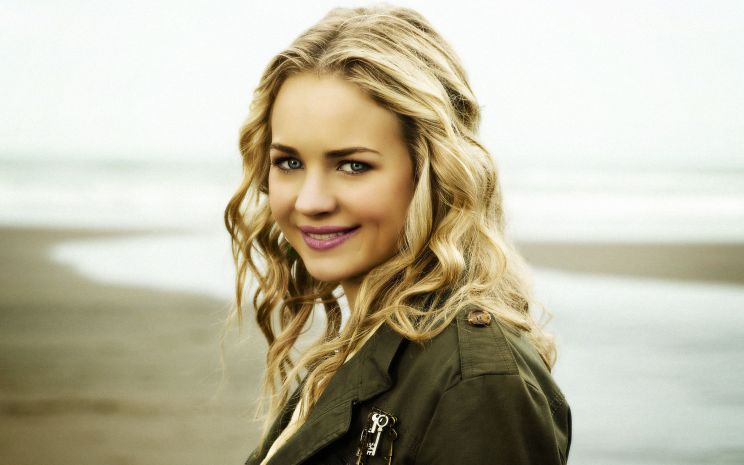 Britt Robertson