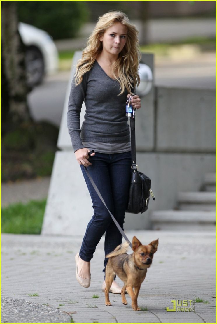 Britt Robertson