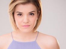 Brittany Raymond #719623 picture (Landscape Medium)