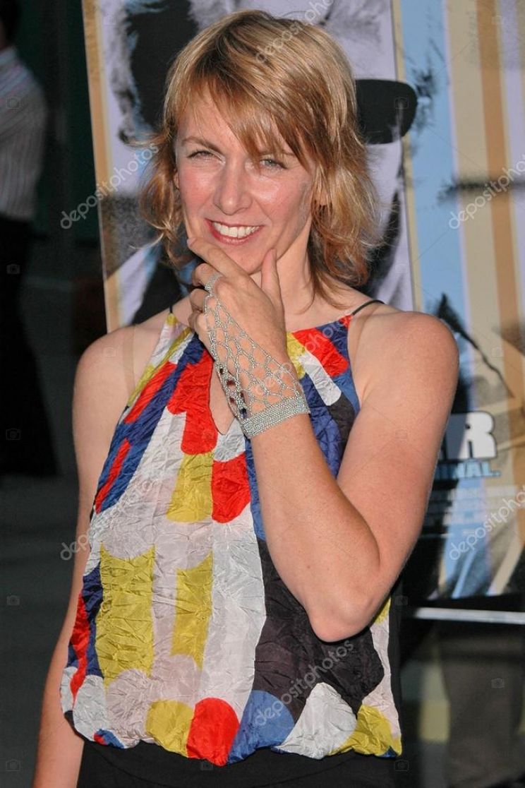 Bronwen Hughes