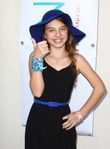 Caitlin Carmichael photo