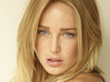 Caity Lotz