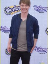 Calum Worthy