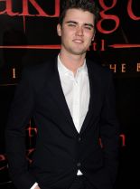 Cameron Bright photo