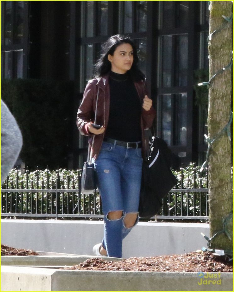 Camila Mendes