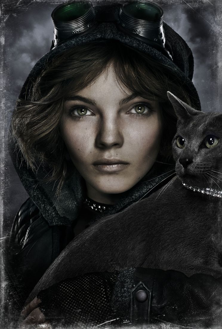 Camren Bicondova