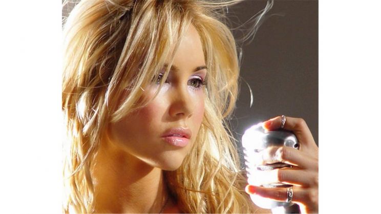 Candice Hillebrand