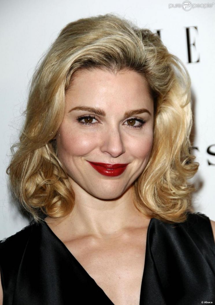 Cara Buono