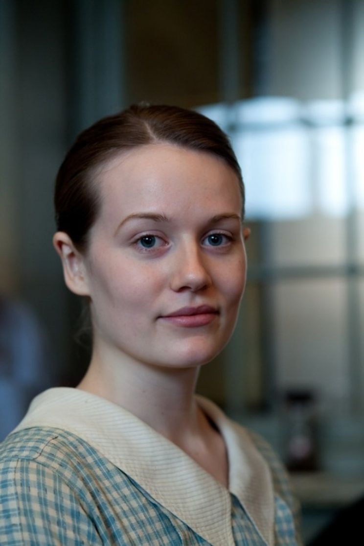 Cara Theobold