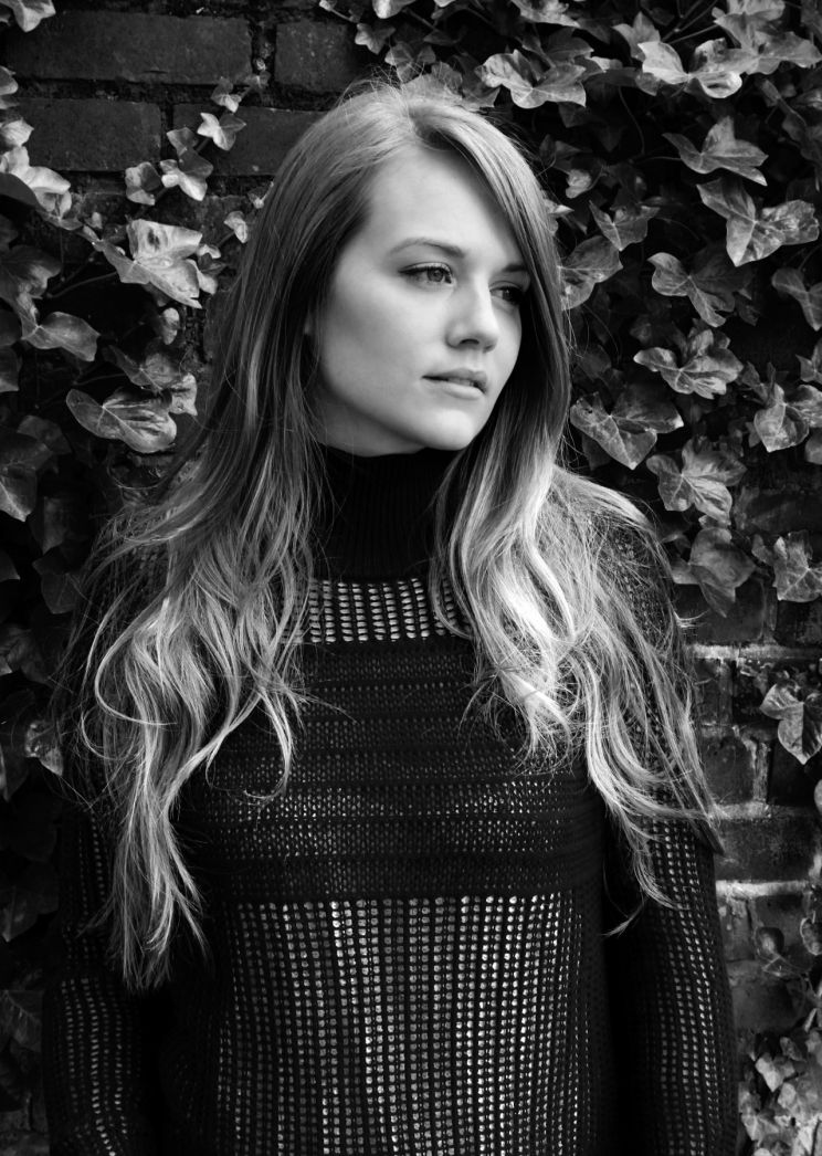 Cara Theobold