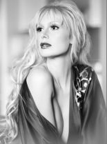 CariDee English photo