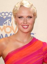 CariDee English