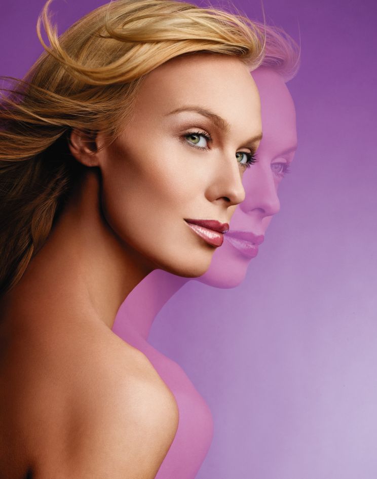 CariDee English