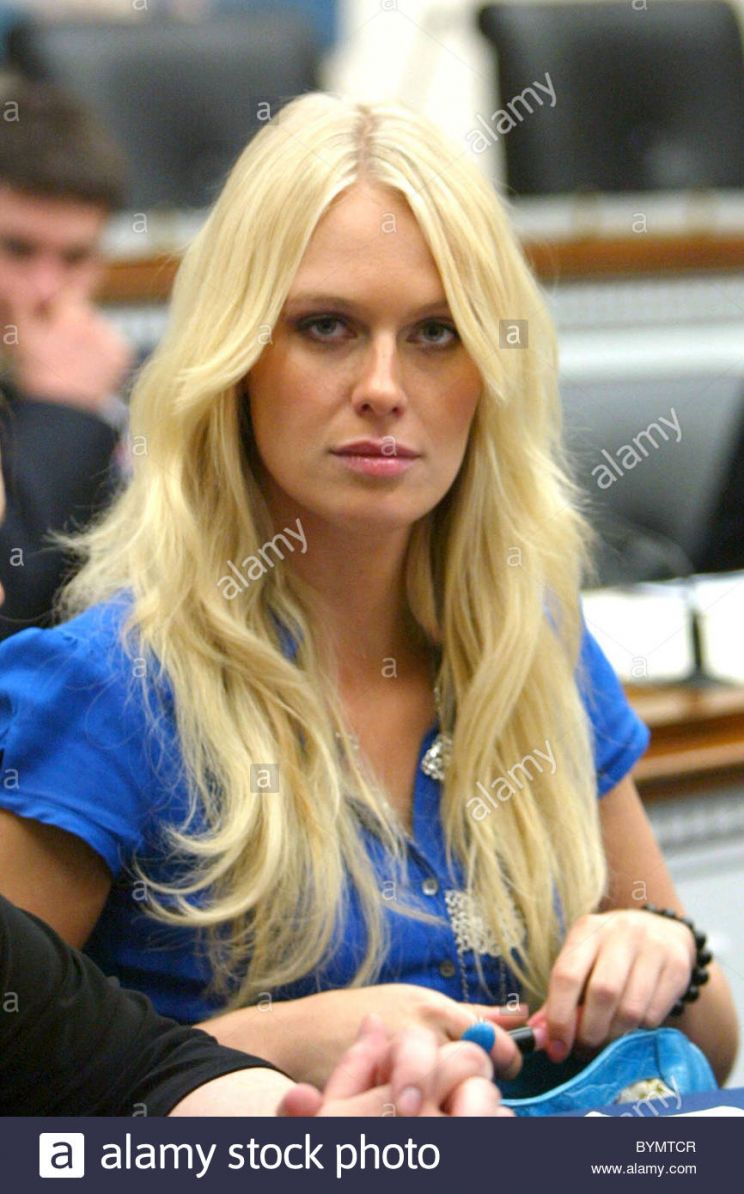 CariDee English