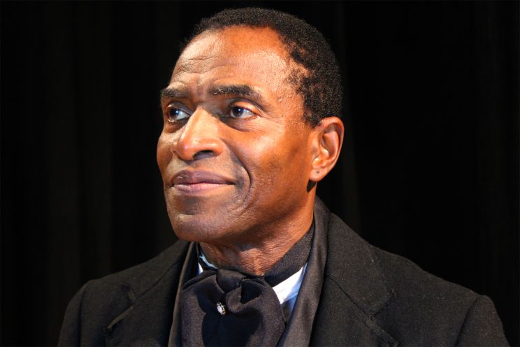 Carl Lumbly