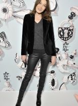 Carla Bruni photo
