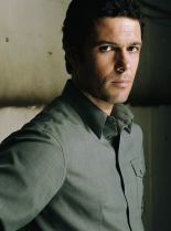 Carlos Bernard