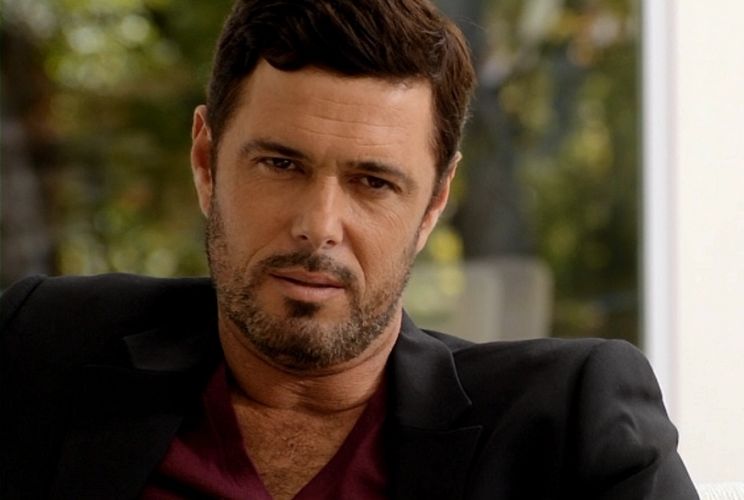 Carlos Bernard