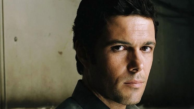 Carlos Bernard