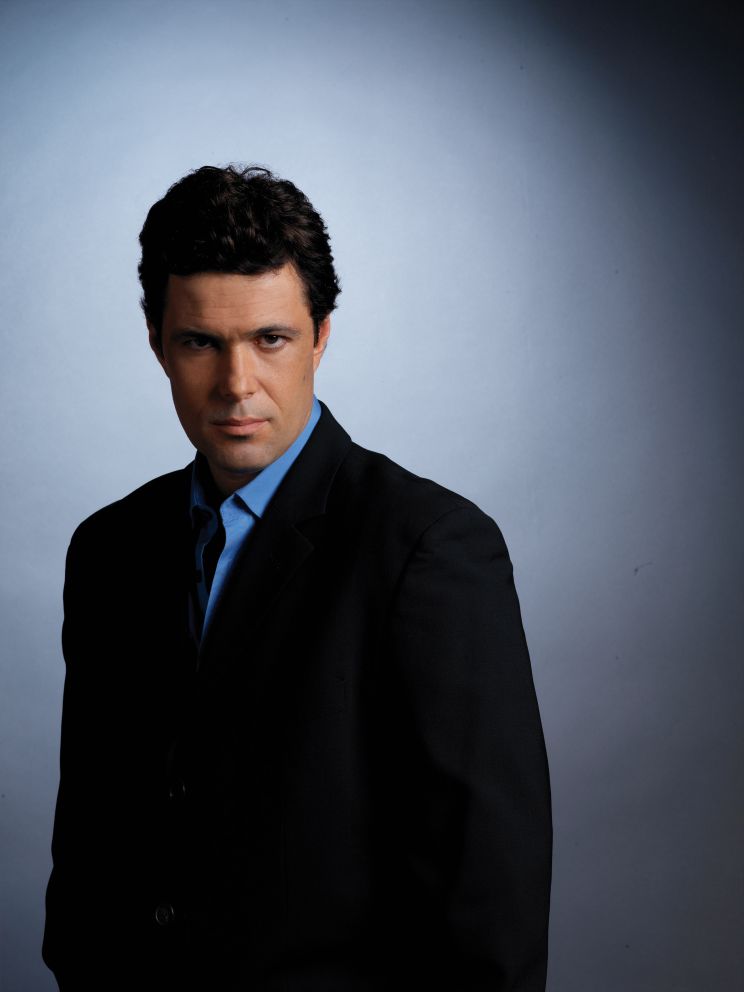 Carlos Bernard