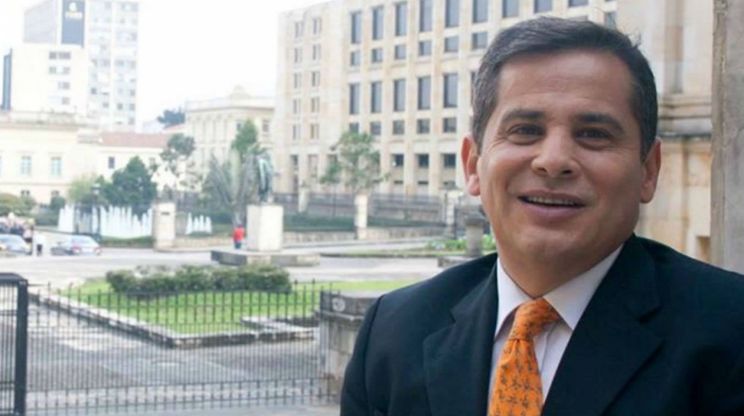 Carlos Ferro