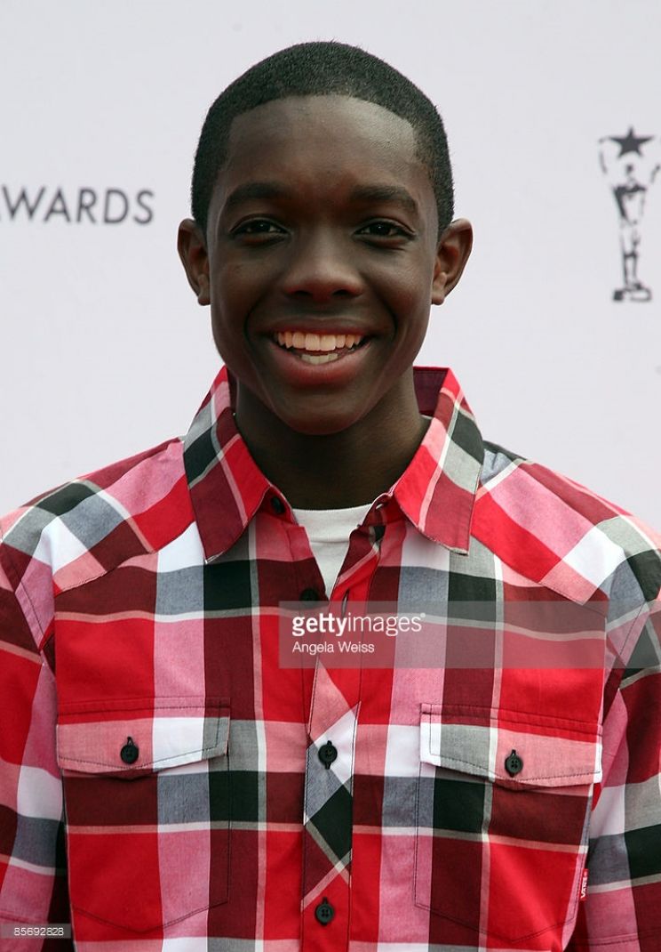 Carlos Knight